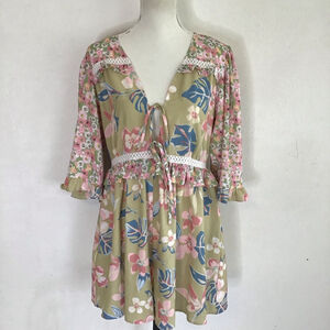 NWT- Davi & Dani Women Elegant Floral Romper L Green Pink